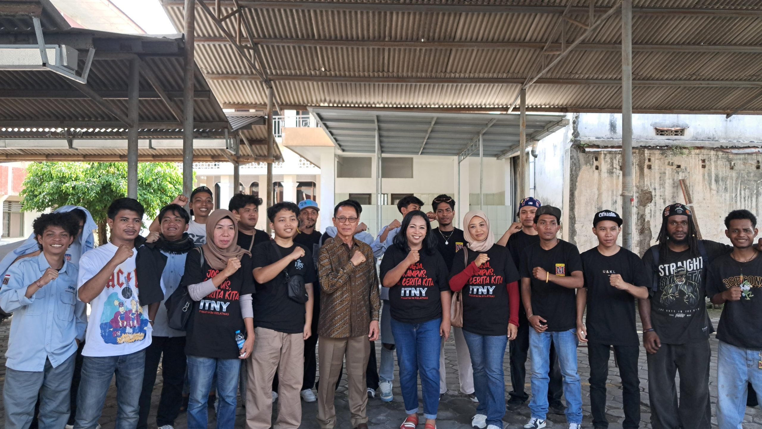 Ketua KELATNAS Ir. Yunus Tinjau Perakitan Mobil Listrik Mahasiswa ITNY